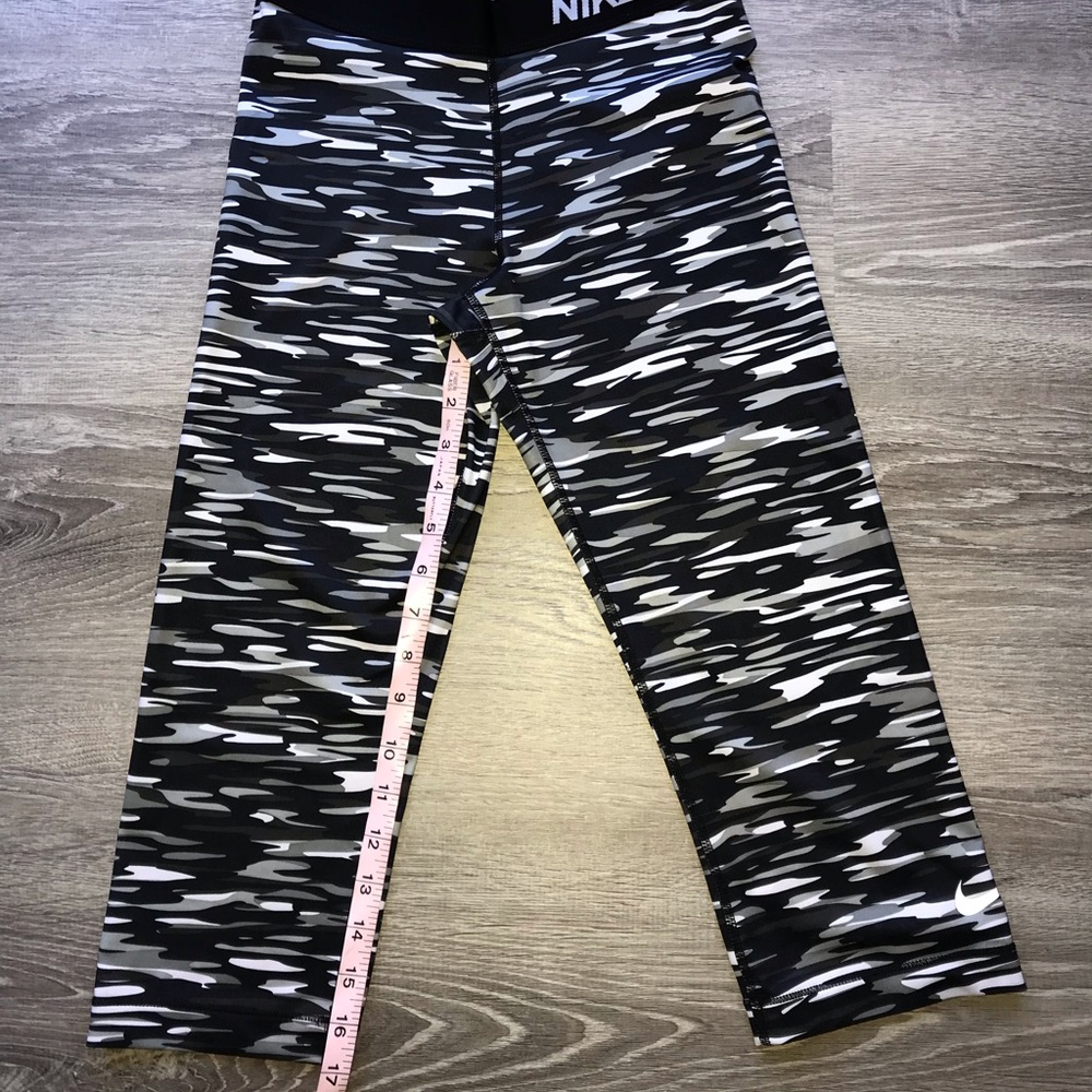 Nike pro crops Medium